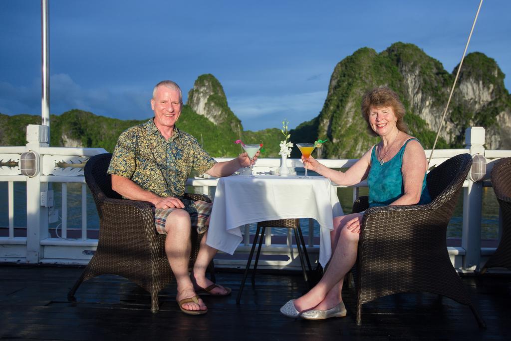 Syrena Cruises Hotel Ha Long Exterior photo