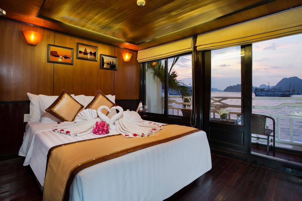 Syrena Cruises Hotel Ha Long Exterior photo