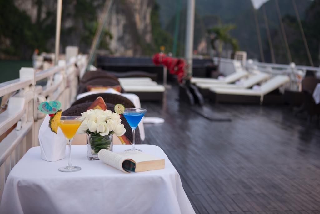 Syrena Cruises Hotel Ha Long Exterior photo